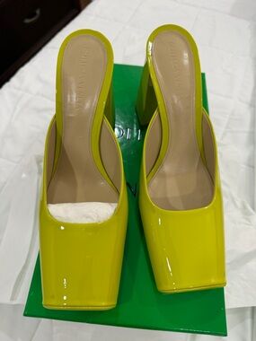 Bottega Veneta Neon Yellow Patent Square-Toe Mules